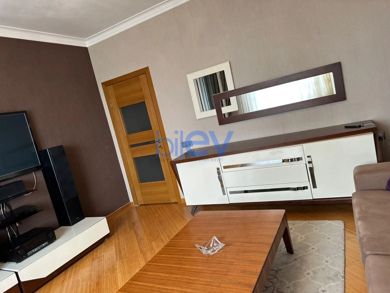 Aylıq Kirayə 3 otaqlı Yeni Tikili  110m², Bakı