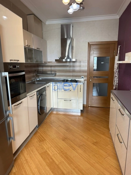Aylıq Kirayə 3 otaqlı Yeni Tikili  110m², Bakı