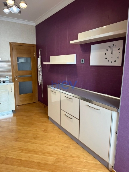 Aylıq Kirayə 3 otaqlı Yeni Tikili  110m², Bakı