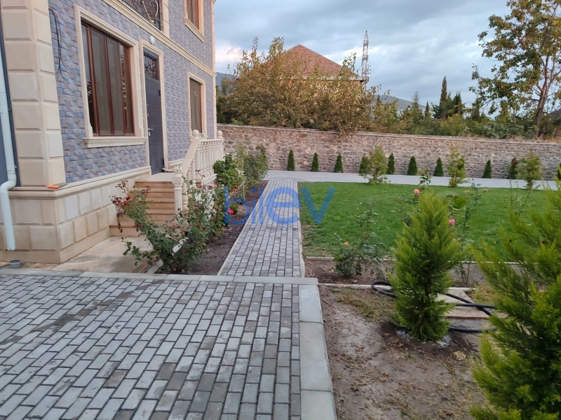 Günlük Kirayə 5 otaqlı Bağ evi  200m², Şəki