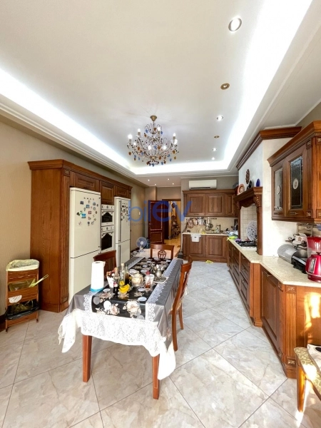 Satış 5 otaqlı Yeni Tikili bina evi  395m², Bakı
