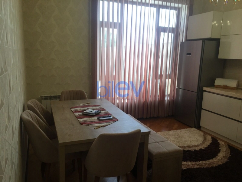 Satış 5 otaqlı Həyət evi  200m², Bakı