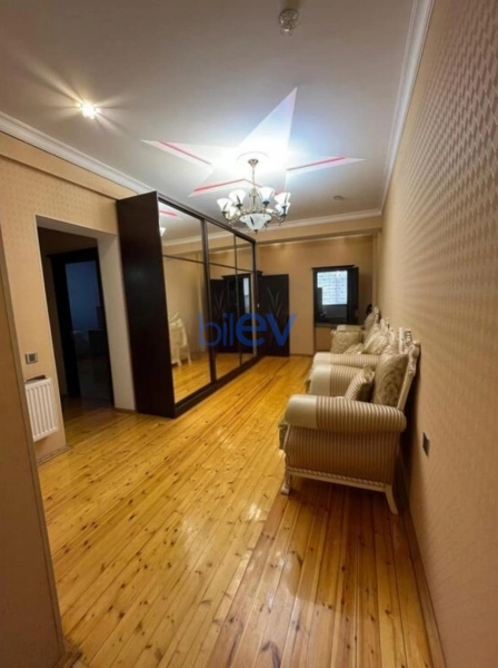 Aylıq Kirayə 3 otaqlı Yeni Tikili  160m², Bakı