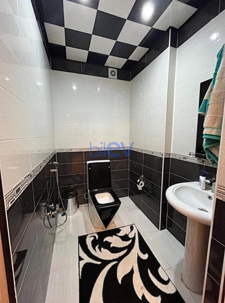 Aylıq Kirayə 3 otaqlı Yeni Tikili  160m², Bakı