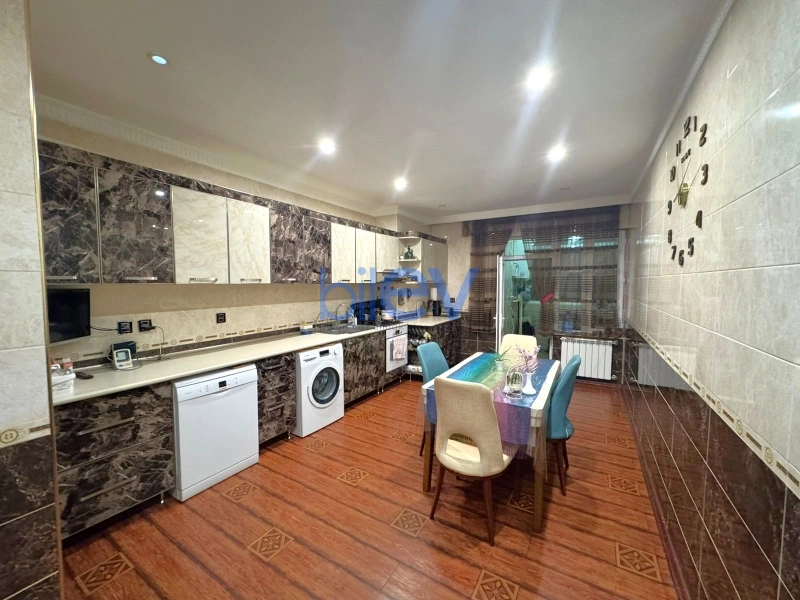 Satış 3 otaqlı Yeni Tikili  130m², Bakı