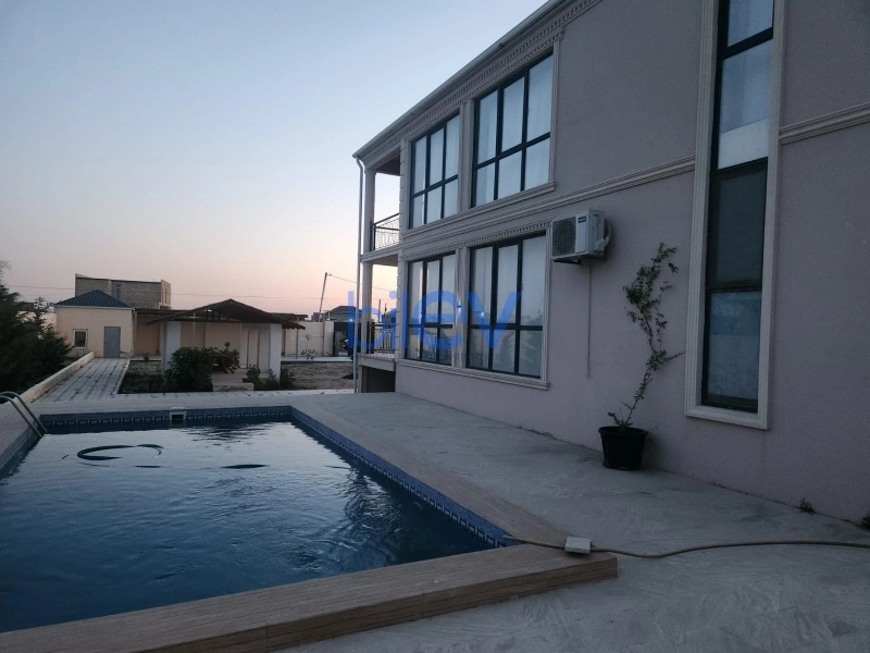 Günlük Kirayə 5 otaqlı Bağ evi  250m², Bakı