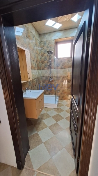 Aylıq Kirayə 10 otaqlı Bağ evi  900m², Bakı