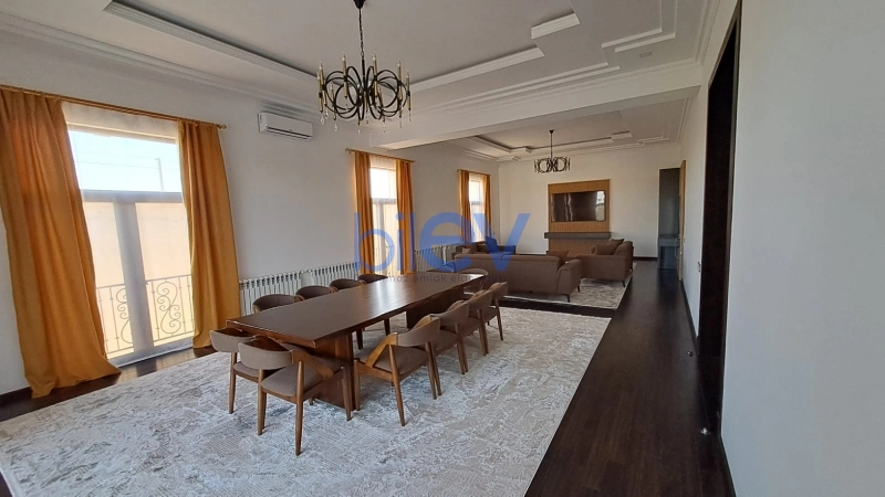 Aylıq Kirayə 10 otaqlı Bağ evi  900m², Bakı