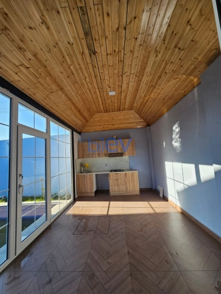 Aylıq Kirayə 5 otaqlı Bağ evi  250m², Bakı
