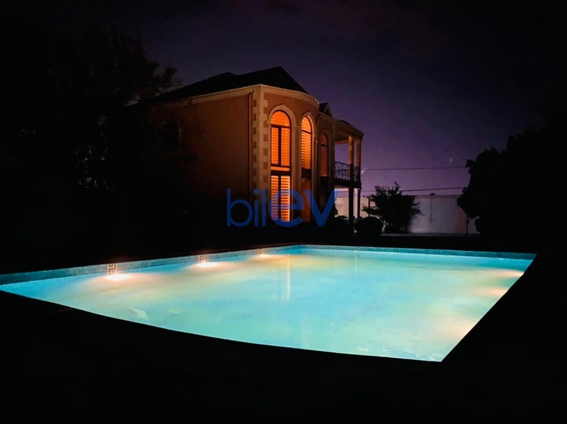 Günlük Kirayə 5 otaqlı Bağ evi  300m², Bakı