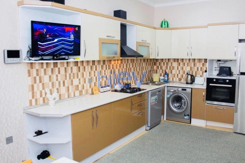 Günlük Kirayə 5 otaqlı Bağ evi  300m², Bakı