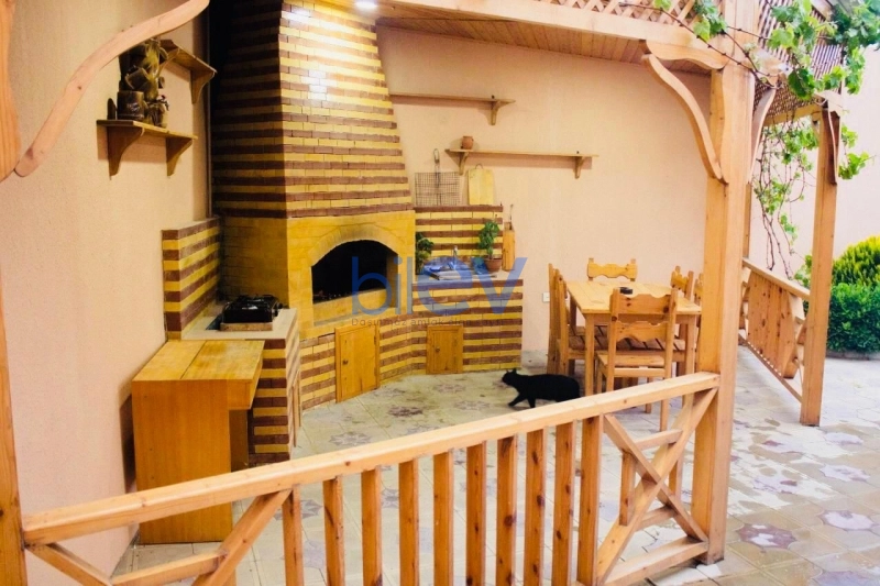 Günlük Kirayə 5 otaqlı Bağ evi  300m², Bakı