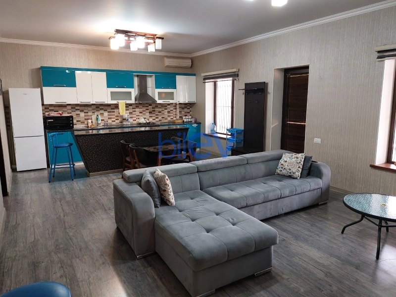 Aylıq Kirayə 6 otaqlı Bağ evi  220m², Bakı