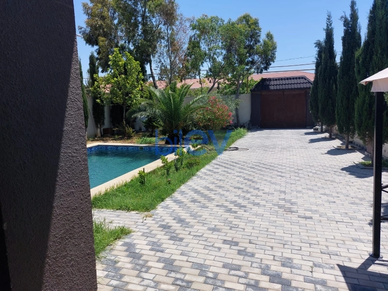 Aylıq Kirayə 6 otaqlı Bağ evi  220m², Bakı
