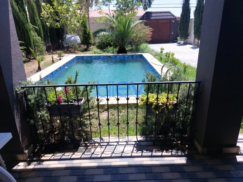 Aylıq Kirayə 6 otaqlı Bağ evi  220m², Bakı