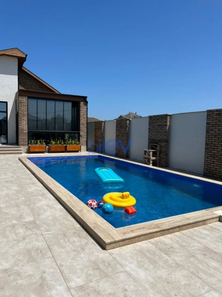 Günlük Kirayə 4 otaqlı Bağ evi  160m², Bakı
