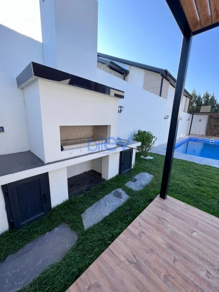 Günlük Kirayə 4 otaqlı Bağ evi  140m², Bakı