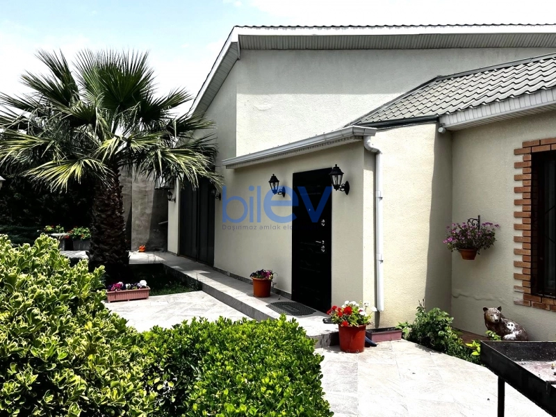 Aylıq Kirayə 4 otaqlı Bağ evi  250m², Bakı