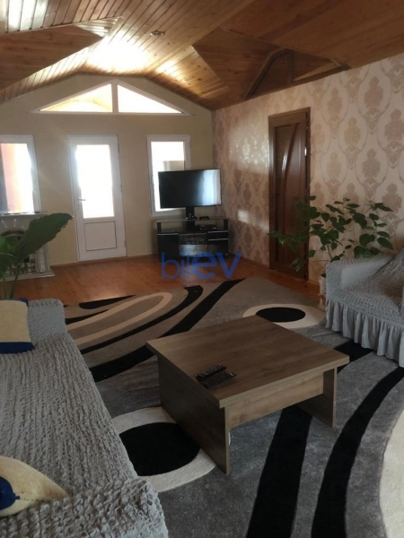 Aylıq Kirayə 6 otaqlı Bağ evi  200m², Bakı