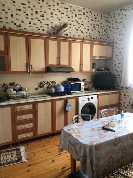 Aylıq Kirayə 6 otaqlı Bağ evi  200m², Bakı