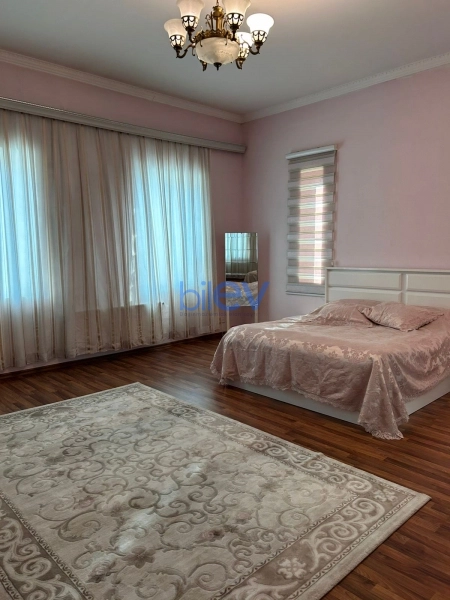 Aylıq Kirayə 6 otaqlı Bağ evi  350m², Bakı