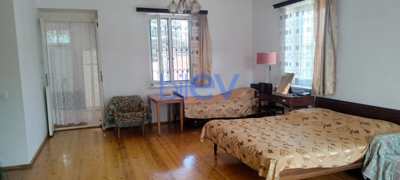 Aylıq Kirayə 5 otaqlı Bağ evi  200m², Bakı