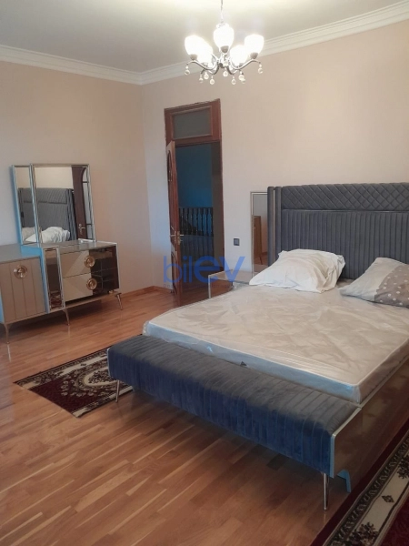 Aylıq Kirayə 5 otaqlı Bağ evi  300m², Bakı