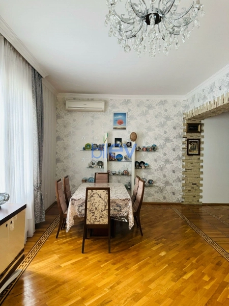 Aylıq Kirayə 4 otaqlı Bağ evi  200m², Bakı