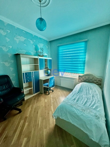 Aylıq Kirayə 4 otaqlı Bağ evi  200m², Bakı