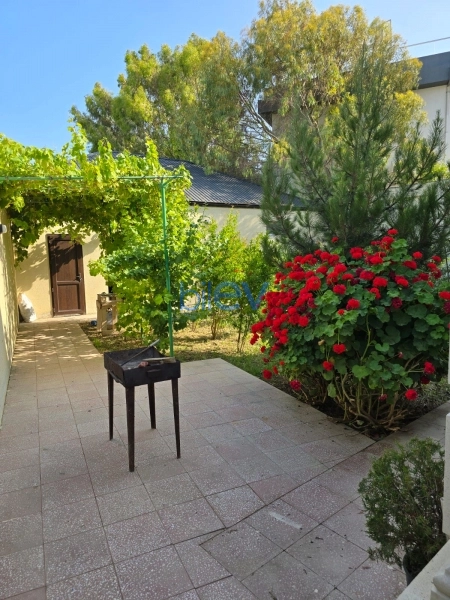 Aylıq Kirayə 5 otaqlı Bağ evi  212m², Bakı