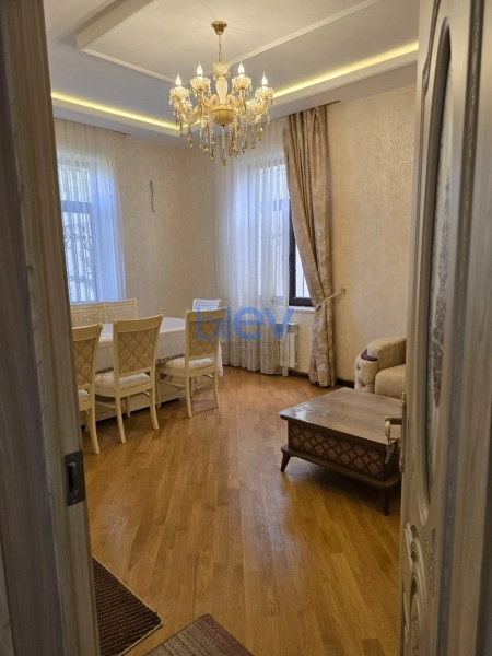 Aylıq Kirayə 5 otaqlı Bağ evi  212m², Bakı