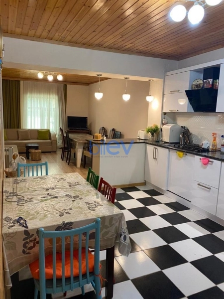 Aylıq Kirayə 5 otaqlı Bağ evi  240m², Bakı