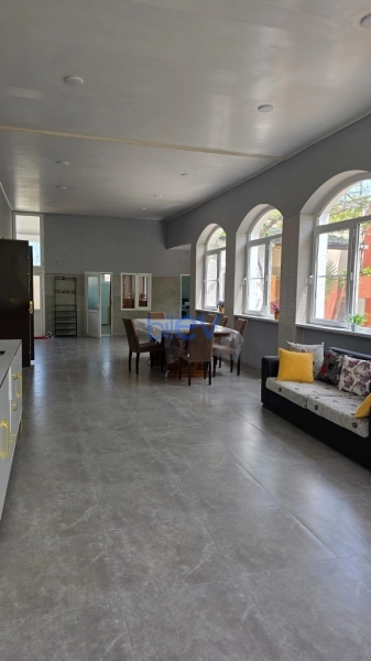 Günlük Kirayə 4 otaqlı Bağ evi  200m², Bakı