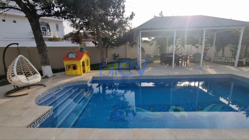 Günlük Kirayə 4 otaqlı Bağ evi  200m², Bakı