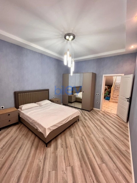 Aylıq Kirayə 4 otaqlı Bağ evi  200m², Bakı