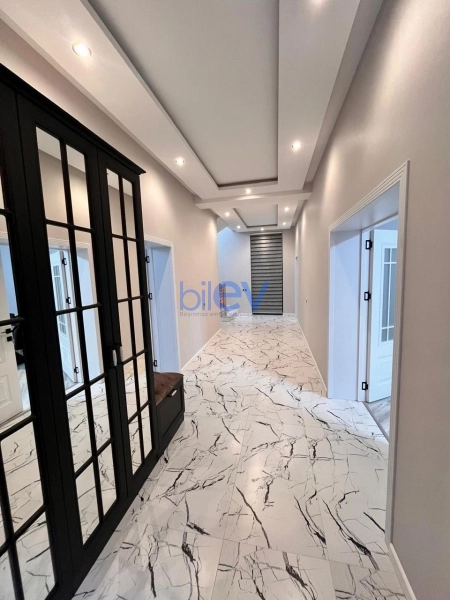 Aylıq Kirayə 4 otaqlı Bağ evi  200m², Bakı