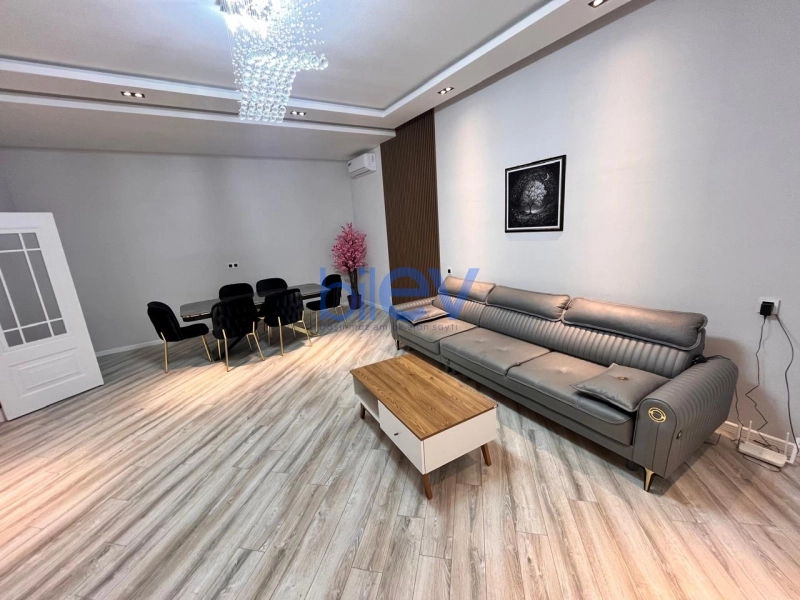 Aylıq Kirayə 4 otaqlı Bağ evi  200m², Bakı
