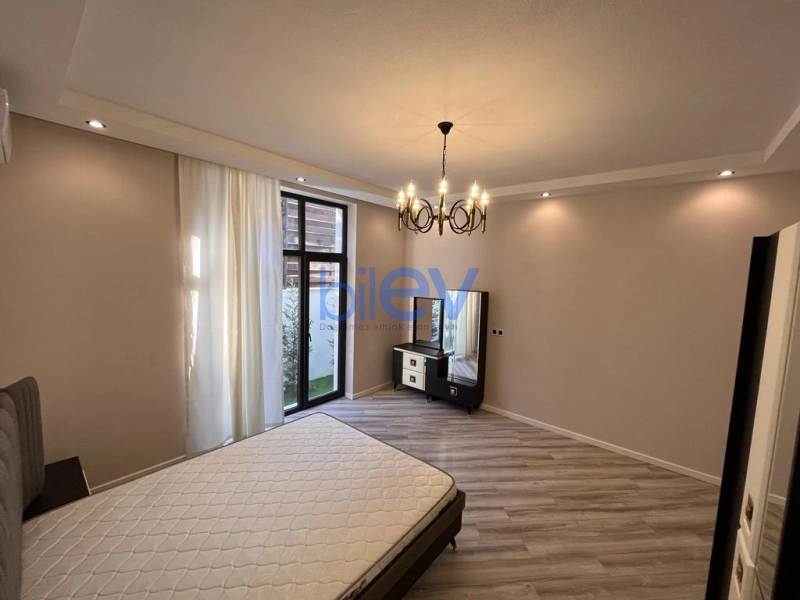 Aylıq Kirayə 5 otaqlı Bağ evi  250m², Bakı
