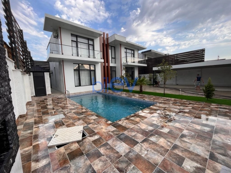 Aylıq Kirayə 5 otaqlı Bağ evi  250m², Bakı