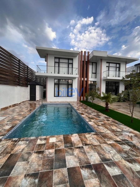 Aylıq Kirayə 5 otaqlı Bağ evi  250m², Bakı