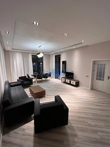 Aylıq Kirayə 4 otaqlı Bağ evi  250m², Bakı