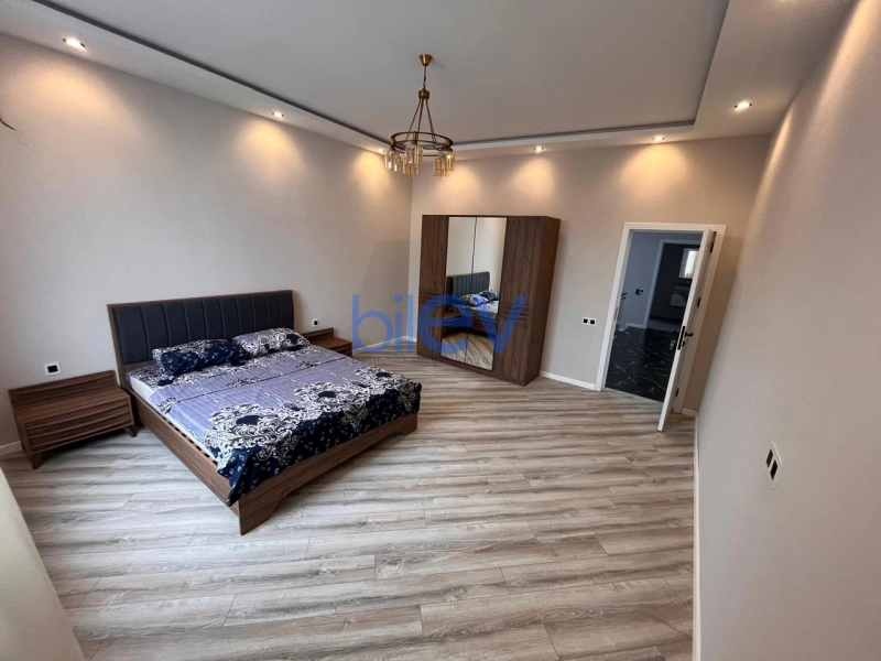 Aylıq Kirayə 4 otaqlı Bağ evi  250m², Bakı