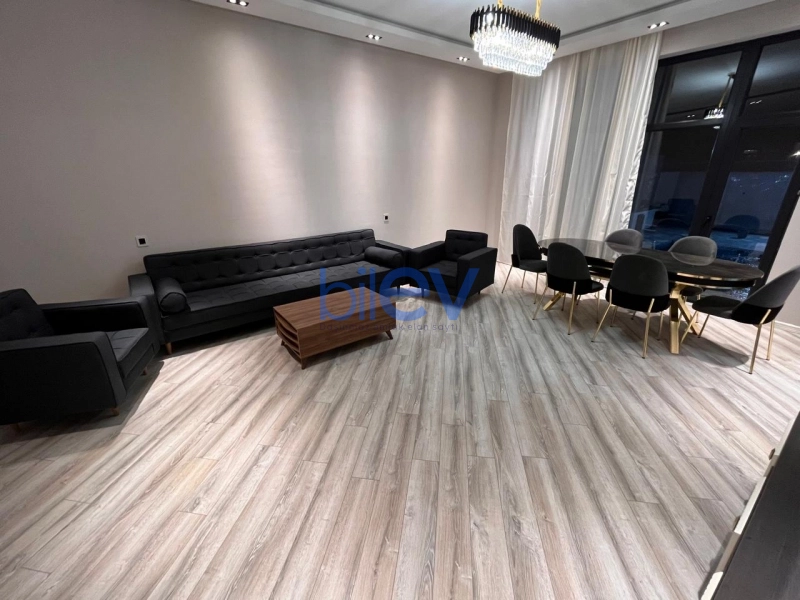Aylıq Kirayə 4 otaqlı Bağ evi  250m², Bakı