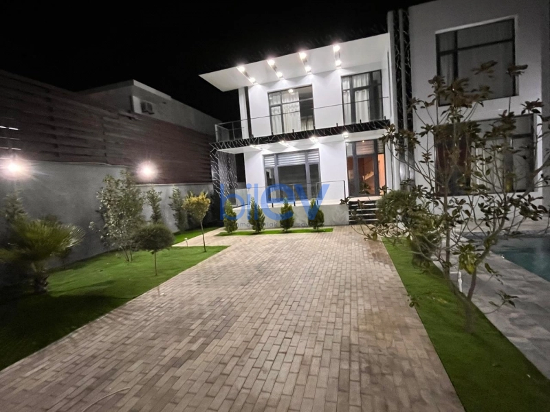 Aylıq Kirayə 4 otaqlı Bağ evi  250m², Bakı