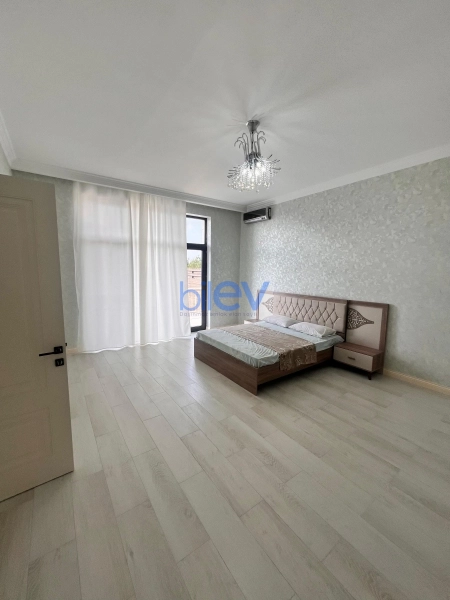 Aylıq Kirayə 5 otaqlı Bağ evi  240m², Bakı