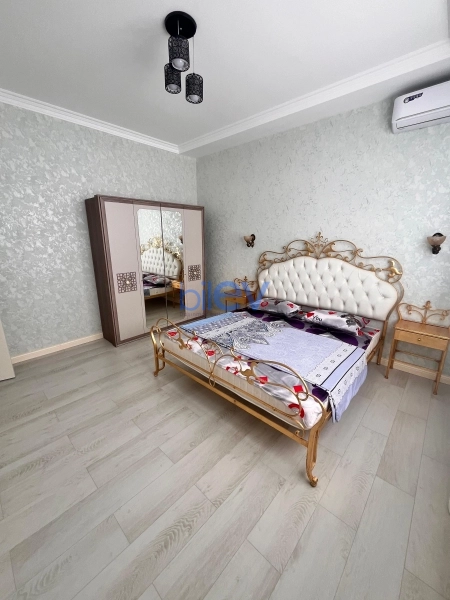 Aylıq Kirayə 5 otaqlı Bağ evi  240m², Bakı