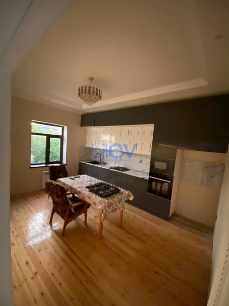 Aylıq Kirayə 7 otaqlı Bağ evi  350m², Bakı