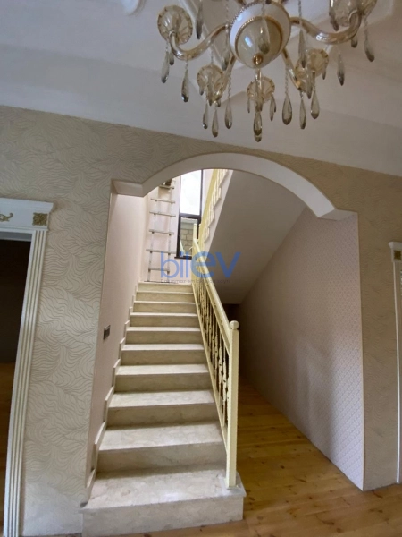 Aylıq Kirayə 7 otaqlı Bağ evi  350m², Bakı