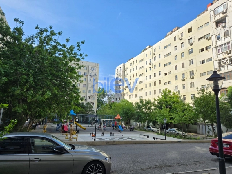 Günlük Kirayə 4 otaqlı Köhnə Tikili bina evi  110m², Bakı