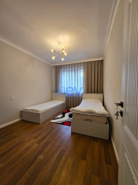 Günlük Kirayə 4 otaqlı Köhnə Tikili bina evi  110m², Bakı